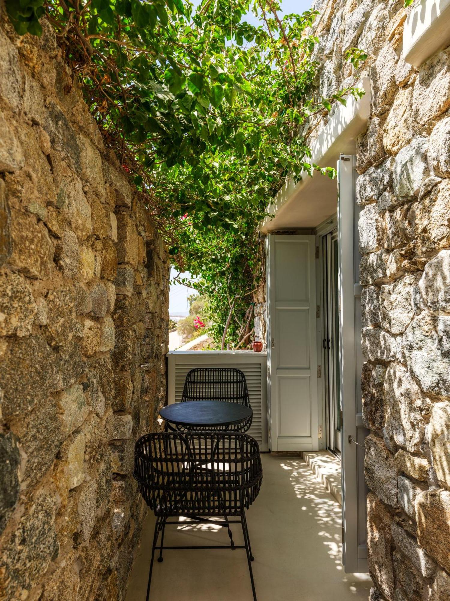 V&V Guest House - Luxury Suites Ornos  Exterior foto